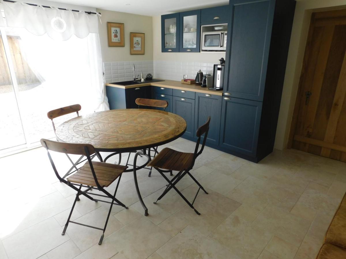 Bed and Breakfast Les Jarrieres Dame-Marie-les-Bois Exterior foto